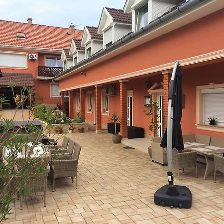 Csillag Panzio Otel Vác Dış mekan fotoğraf