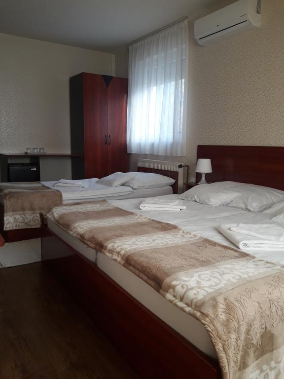Csillag Panzio Otel Vác Dış mekan fotoğraf