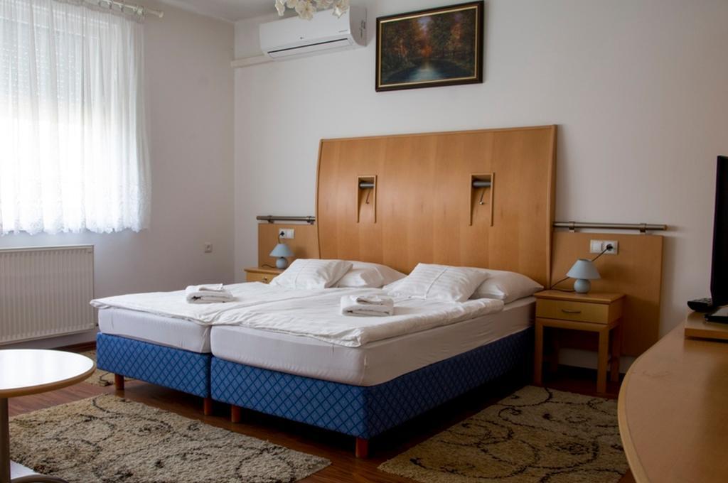Csillag Panzio Otel Vác Dış mekan fotoğraf